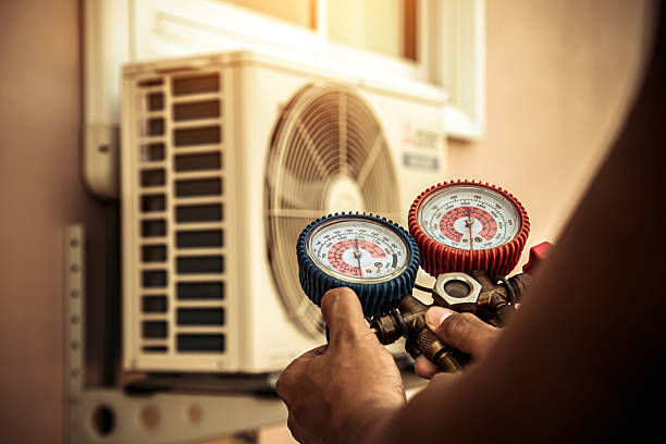 Professional Hvac technician working in Boulevard, CA